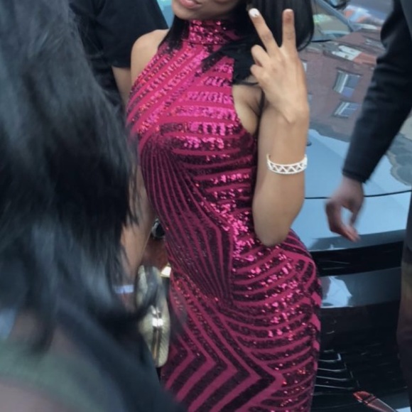 Burgundy Prom dress - Picture 5 of 7